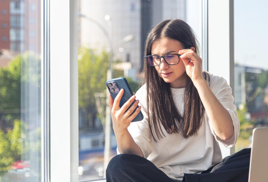 Buy Eyeglass Direct Online and Eyeglass Lenses Direct to Change the Way You Shop